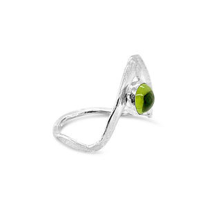 Boomerang Wave Ring in Peridot